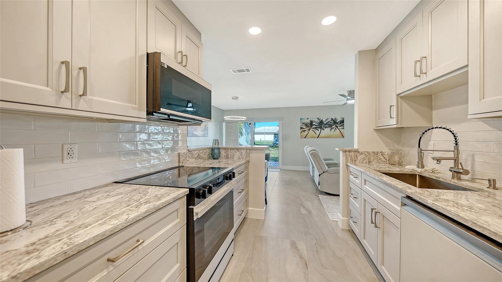 131 WHISPERING SANDS CIR #V33, SARASOTA, FL — photo 19