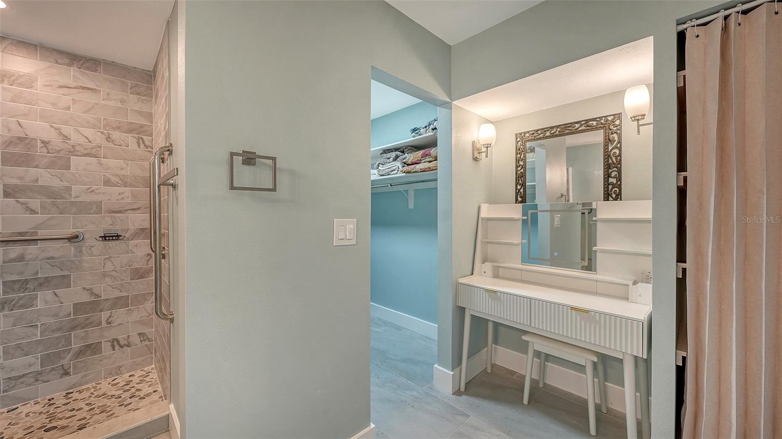 131 WHISPERING SANDS CIR #V33, SARASOTA, FL — photo 26