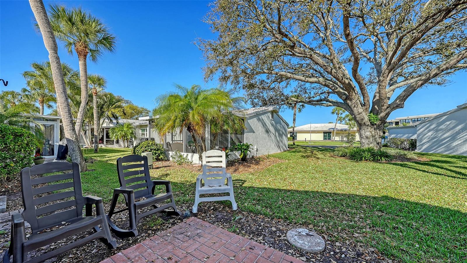 131 WHISPERING SANDS CIR #V33, SARASOTA, FL — photo 33