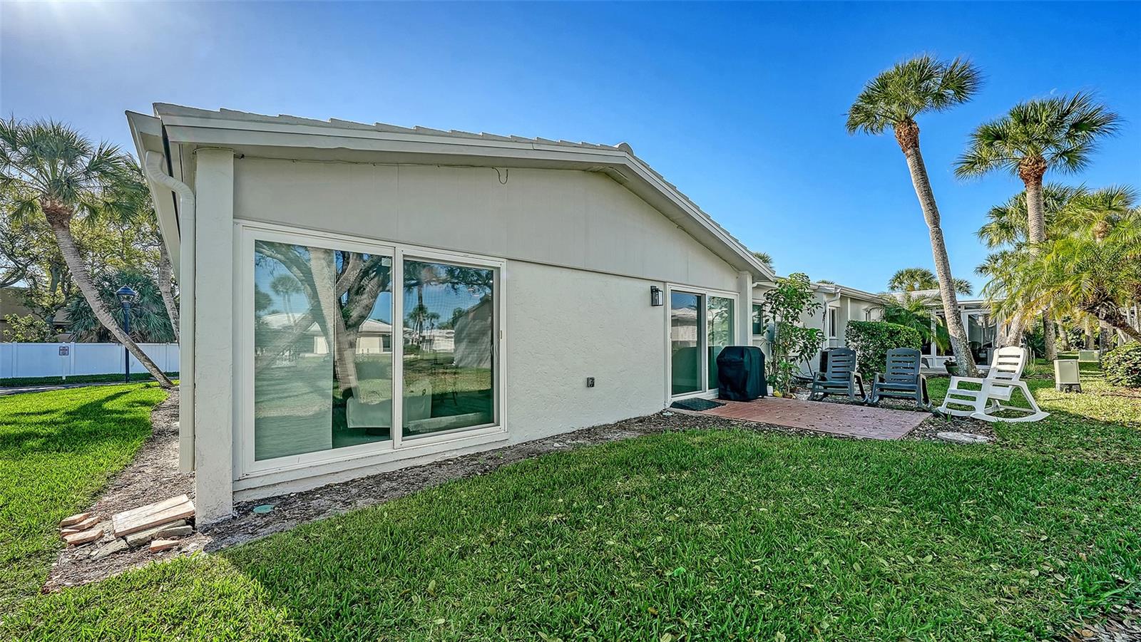 131 WHISPERING SANDS CIR #V33, SARASOTA, FL — photo 37