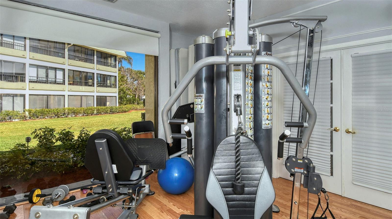131 WHISPERING SANDS CIR #V33, SARASOTA, FL — photo 43
