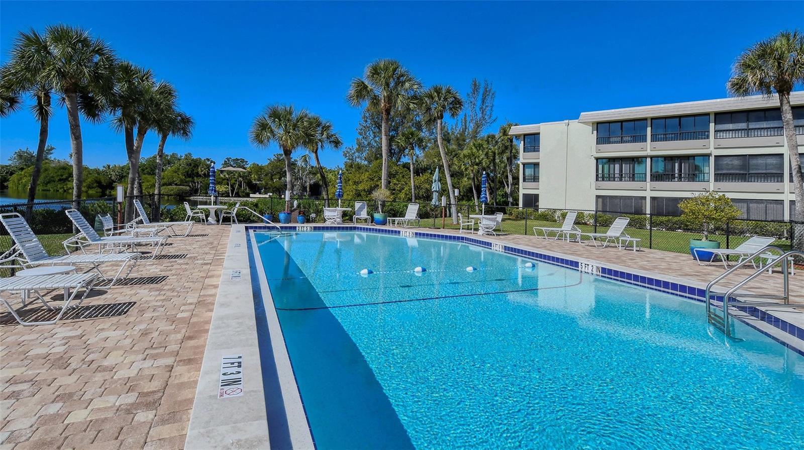 131 WHISPERING SANDS CIR #V33, SARASOTA, FL — photo 44