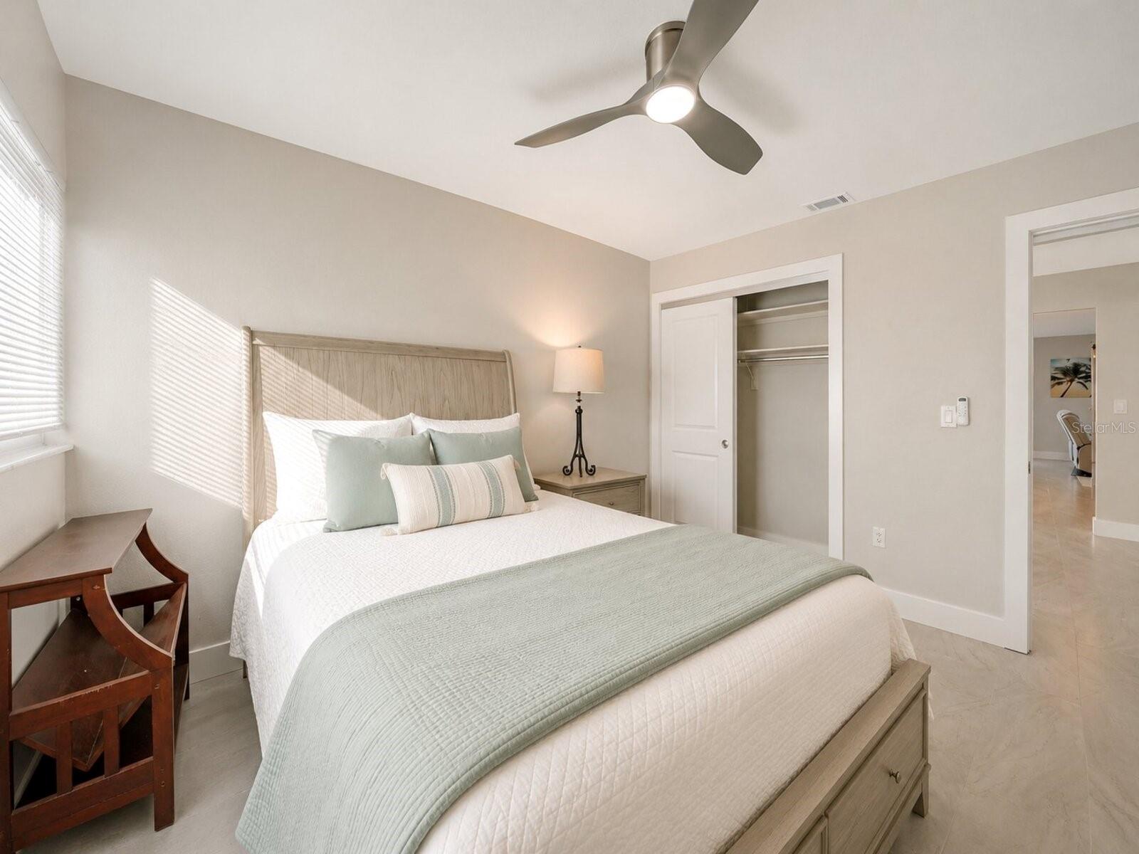 131 WHISPERING SANDS CIR #V33, SARASOTA, FL — photo 32