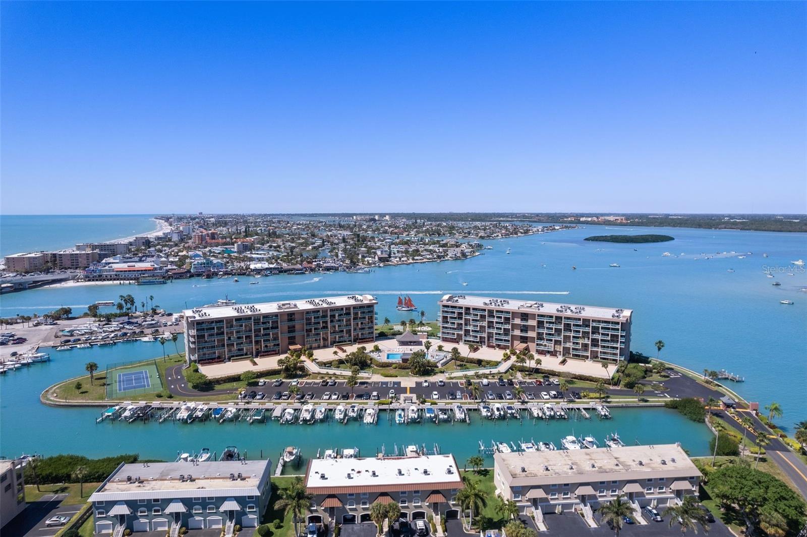1 KEY CAPRI #102E, TREASURE ISLAND, FL — photo 2