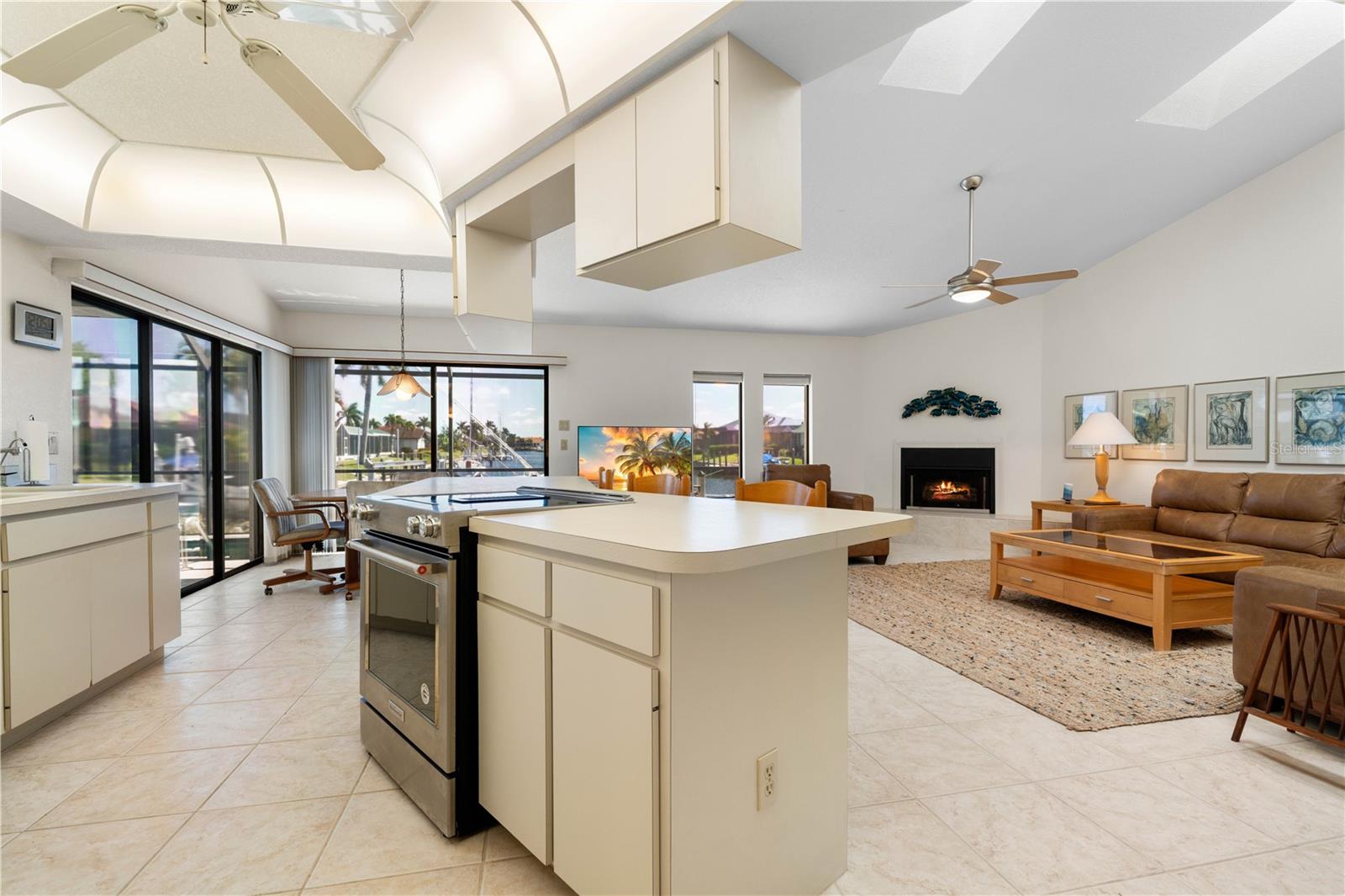 308 COLONY POINT DR, PUNTA GORDA, FL — photo 23
