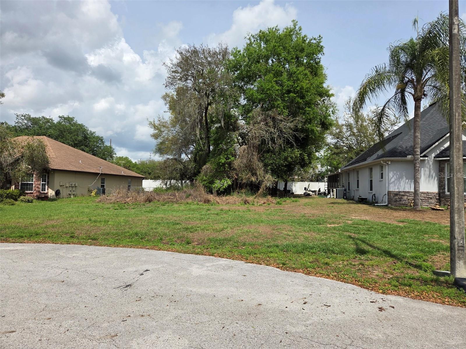 KELLY LYNN COURT, ZEPHYRHILLS, FL