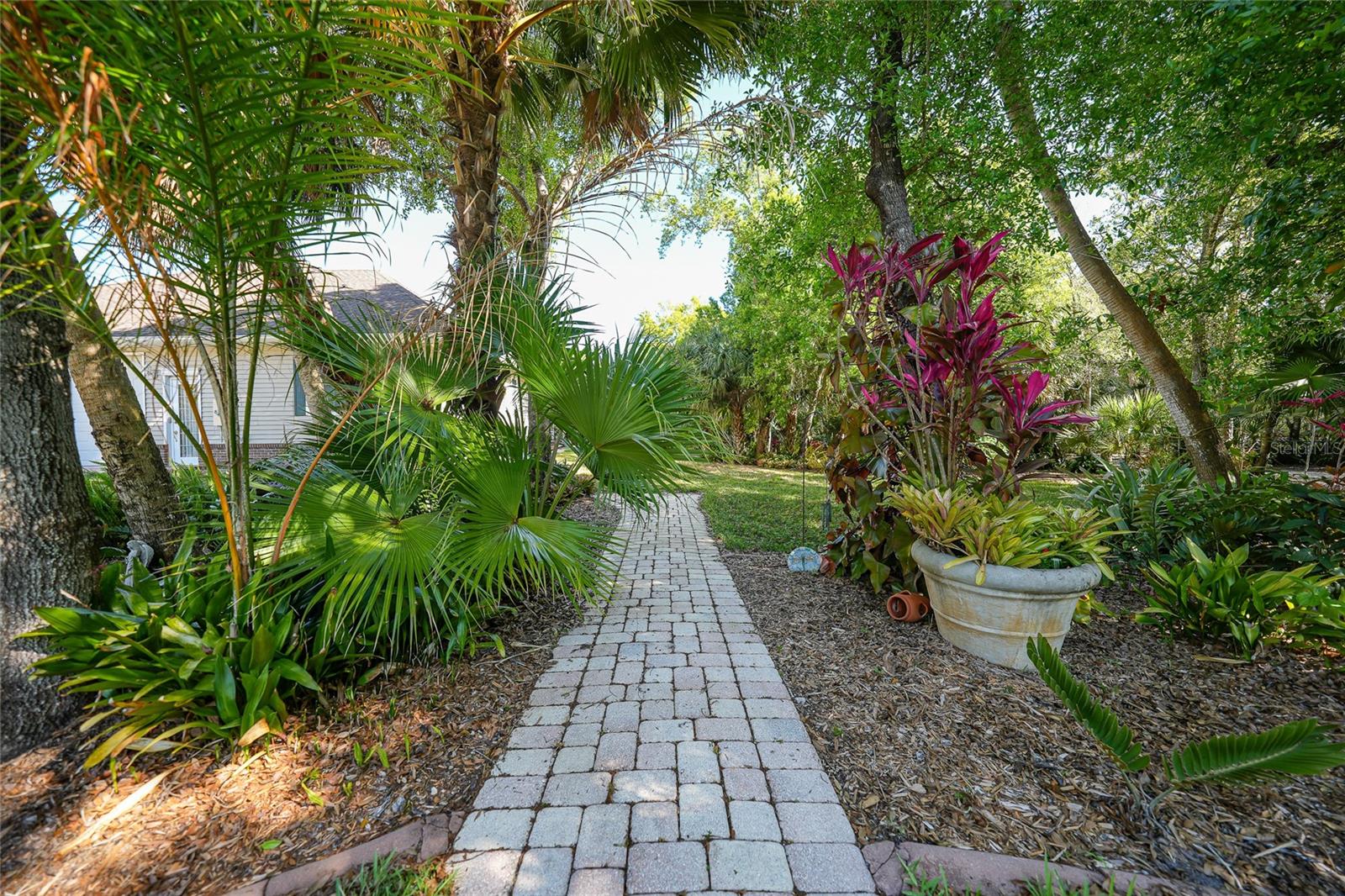 12222 SW AUSTIN AVE, LAKE SUZY, FL — photo 48