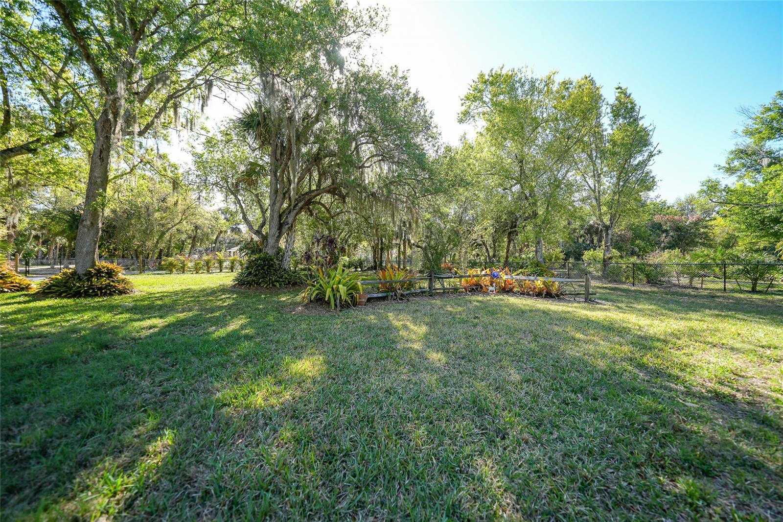 12222 SW AUSTIN AVE, LAKE SUZY, FL — photo 54