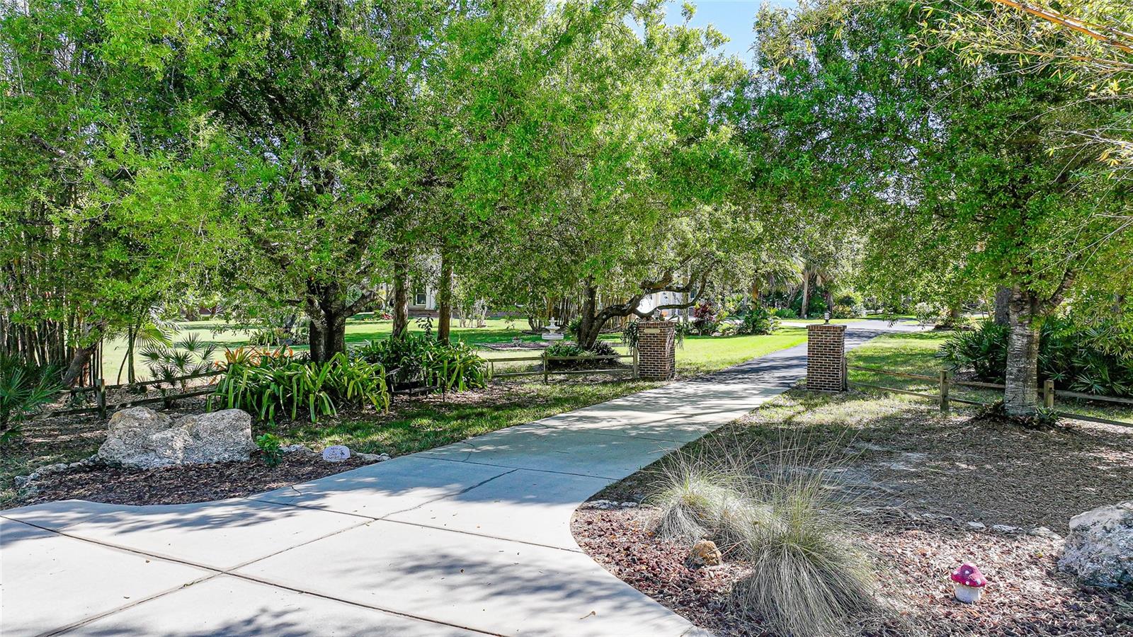 12222 SW AUSTIN AVE, LAKE SUZY, FL — photo 62