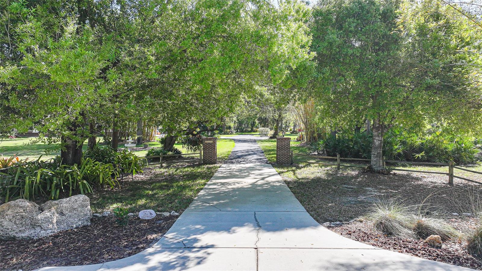 12222 SW AUSTIN AVE, LAKE SUZY, FL — photo 63