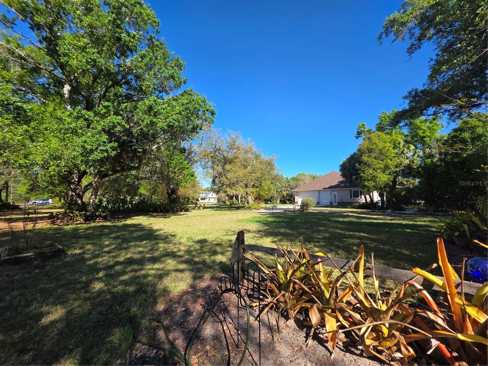 12222 SW AUSTIN AVE, LAKE SUZY, FL — photo 88