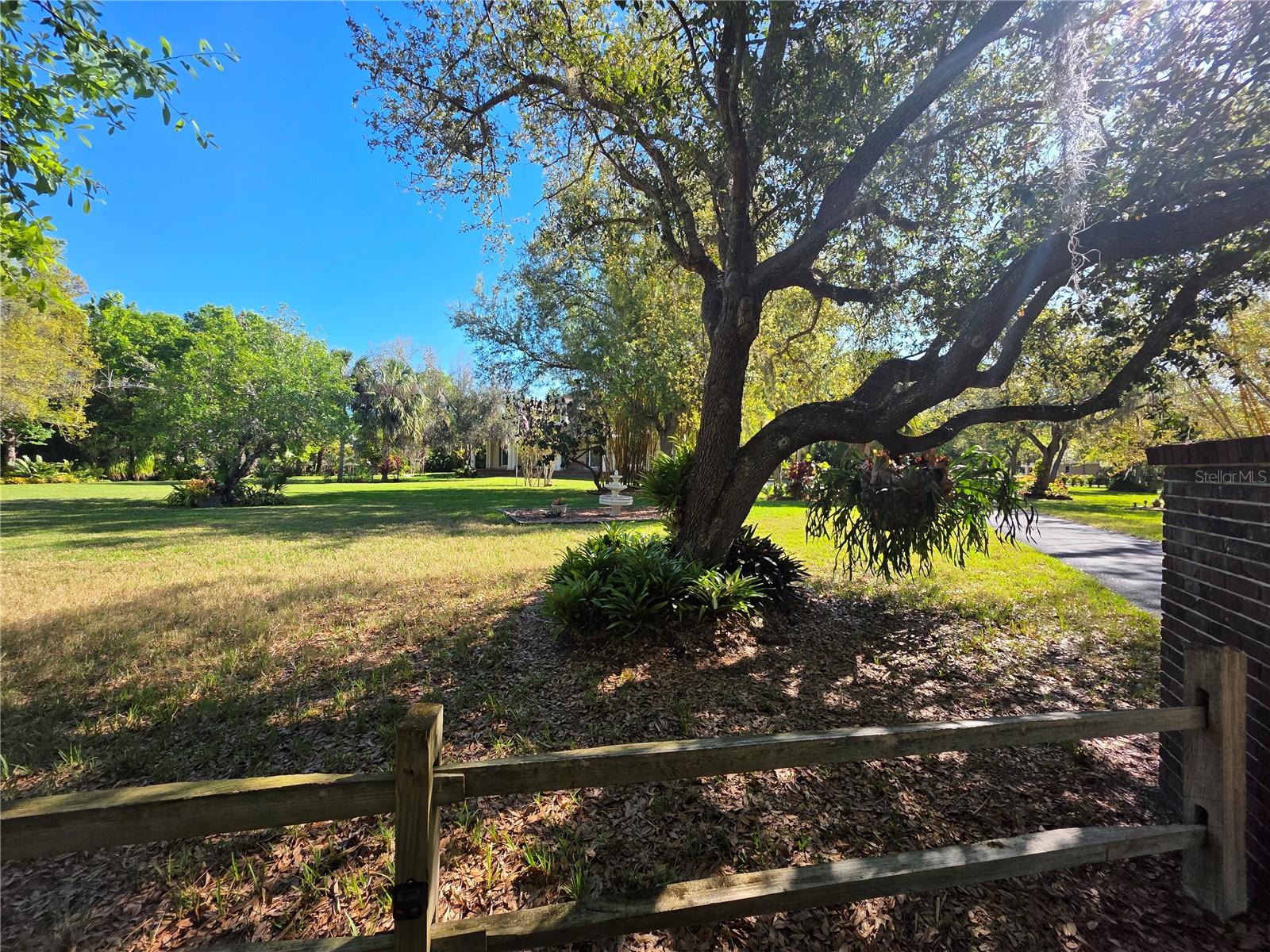 12222 SW AUSTIN AVE, LAKE SUZY, FL — photo 92