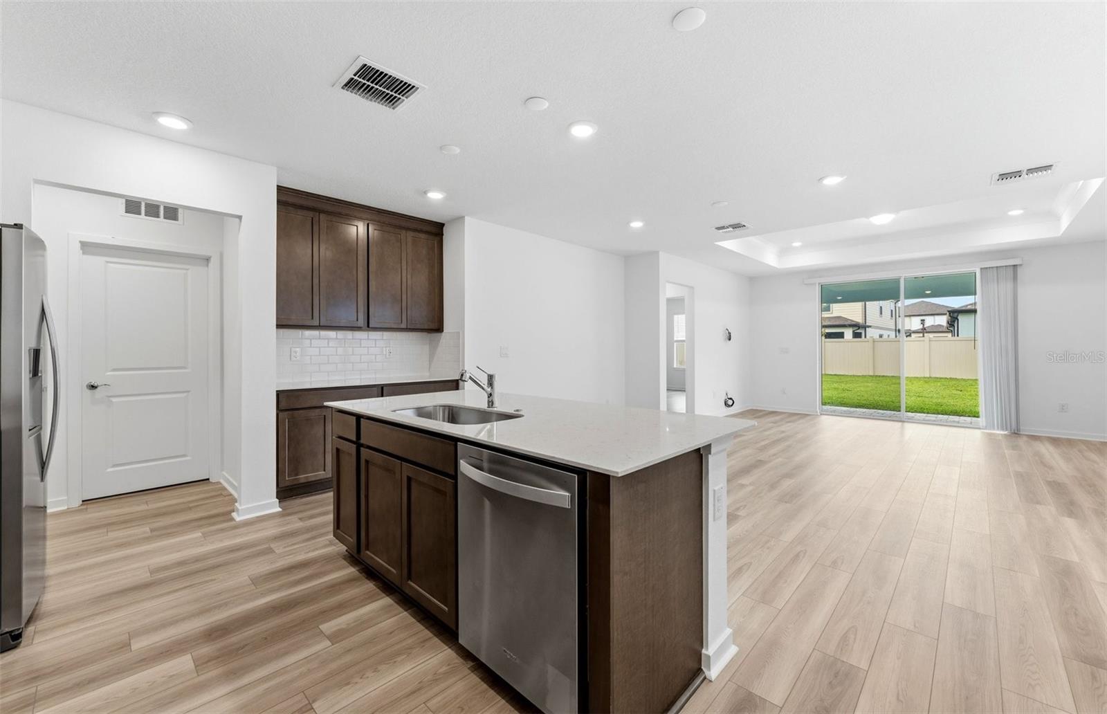 33452 BINDING TIES LN, WESLEY CHAPEL, FL — photo 4