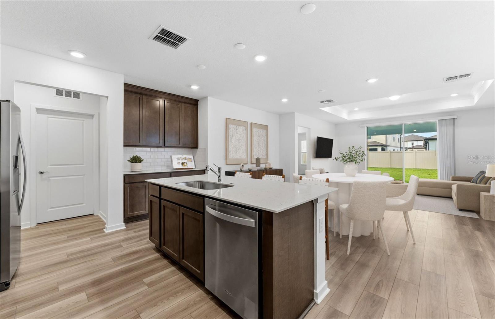 33452 BINDING TIES LN, WESLEY CHAPEL, FL — photo 2