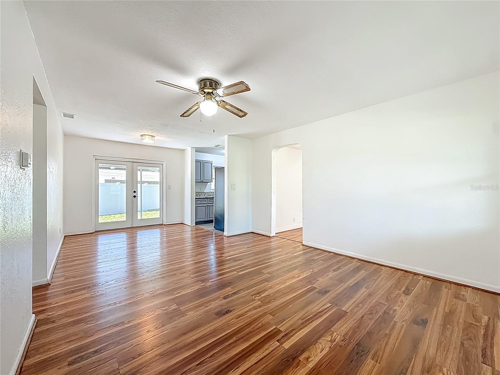 396 LEWIS BLVD SE, ST PETERSBURG, FL — photo 9