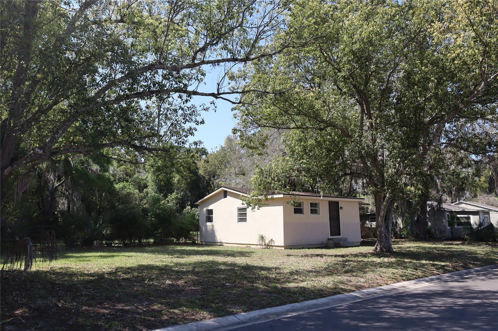 2024 DIXIE AVE, EUSTIS, FL — photo 5