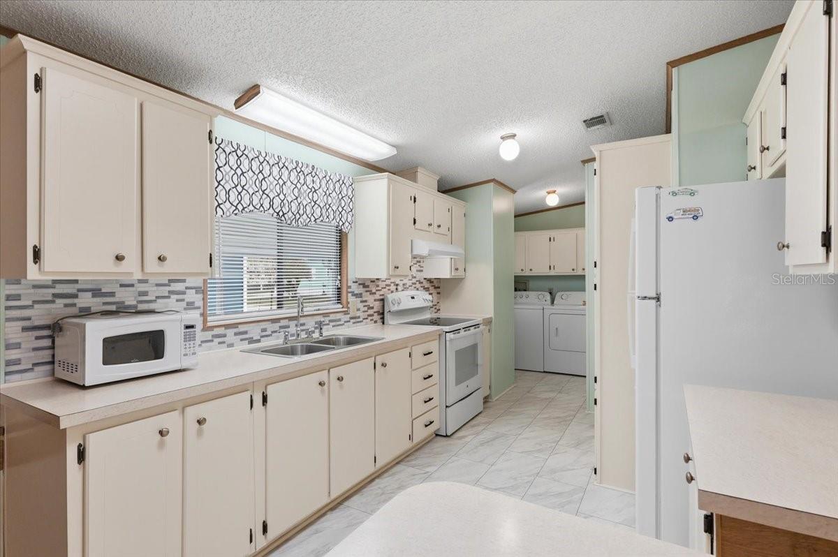 1798 FOX HILL DR, LAKELAND, FL — photo 12