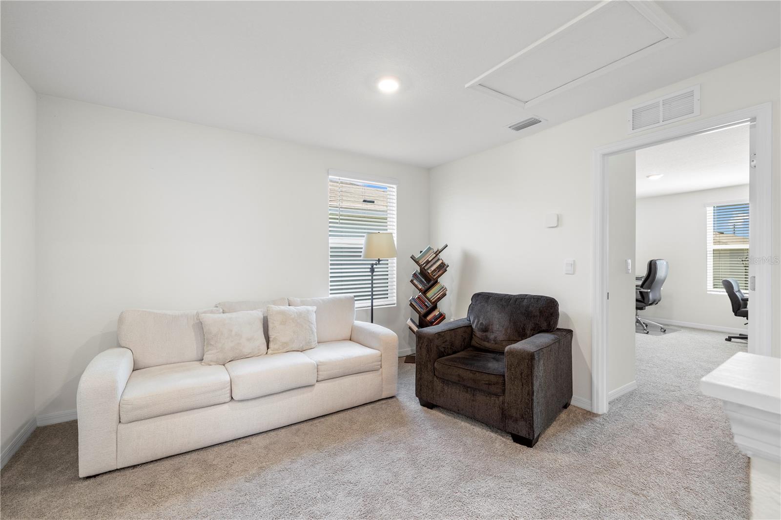37247 KINGS CROWN DR, ZEPHYRHILLS, FL — photo 27