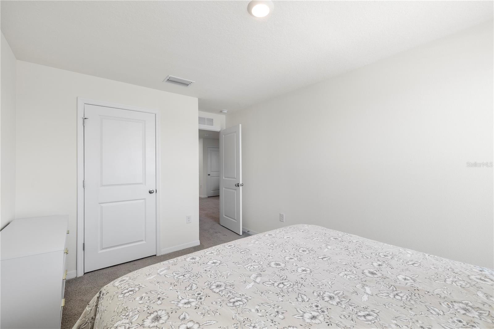 37247 KINGS CROWN DR, ZEPHYRHILLS, FL — photo 37