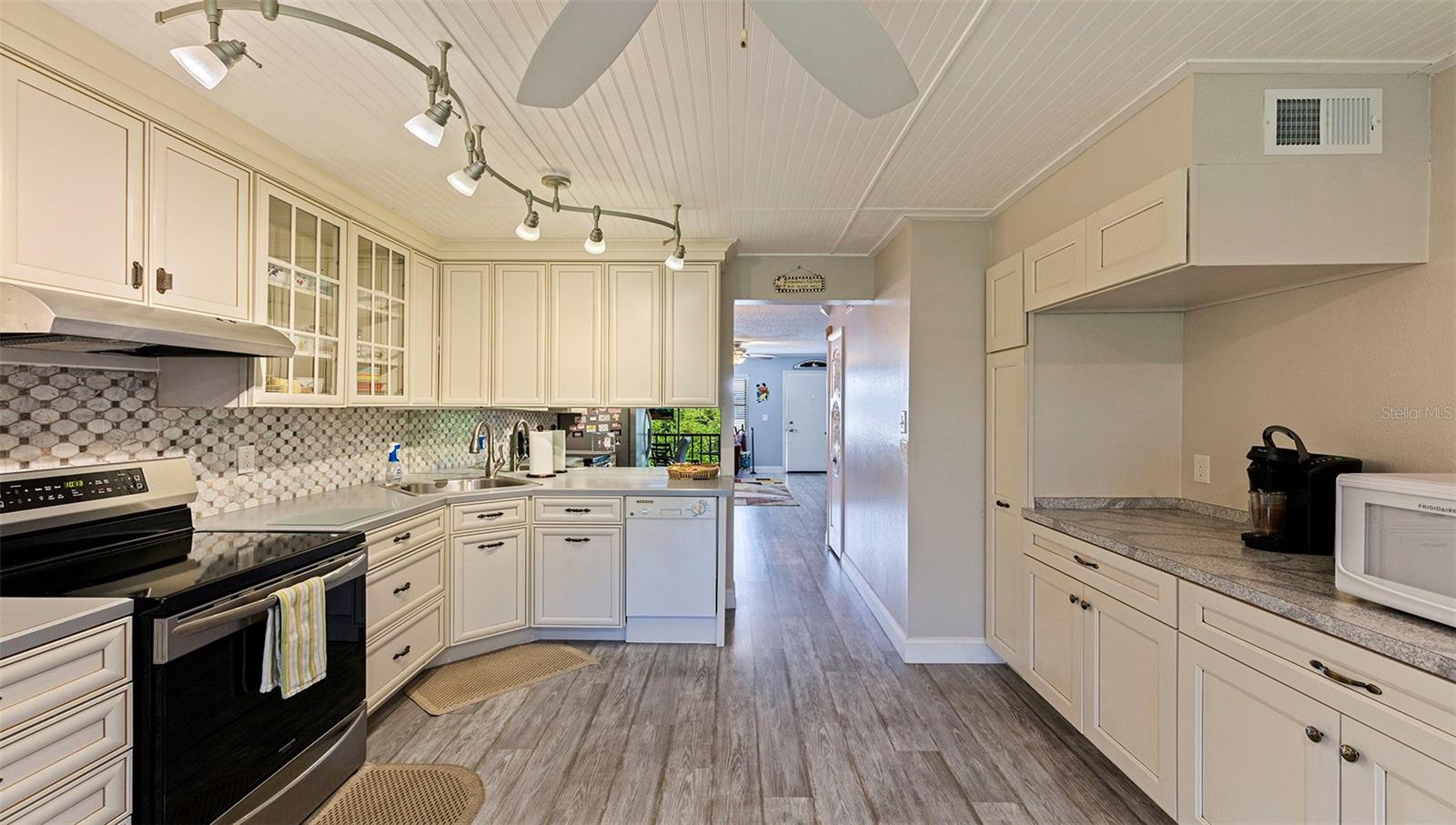 4910 BAY ST NE #310, ST PETERSBURG, FL — photo 12