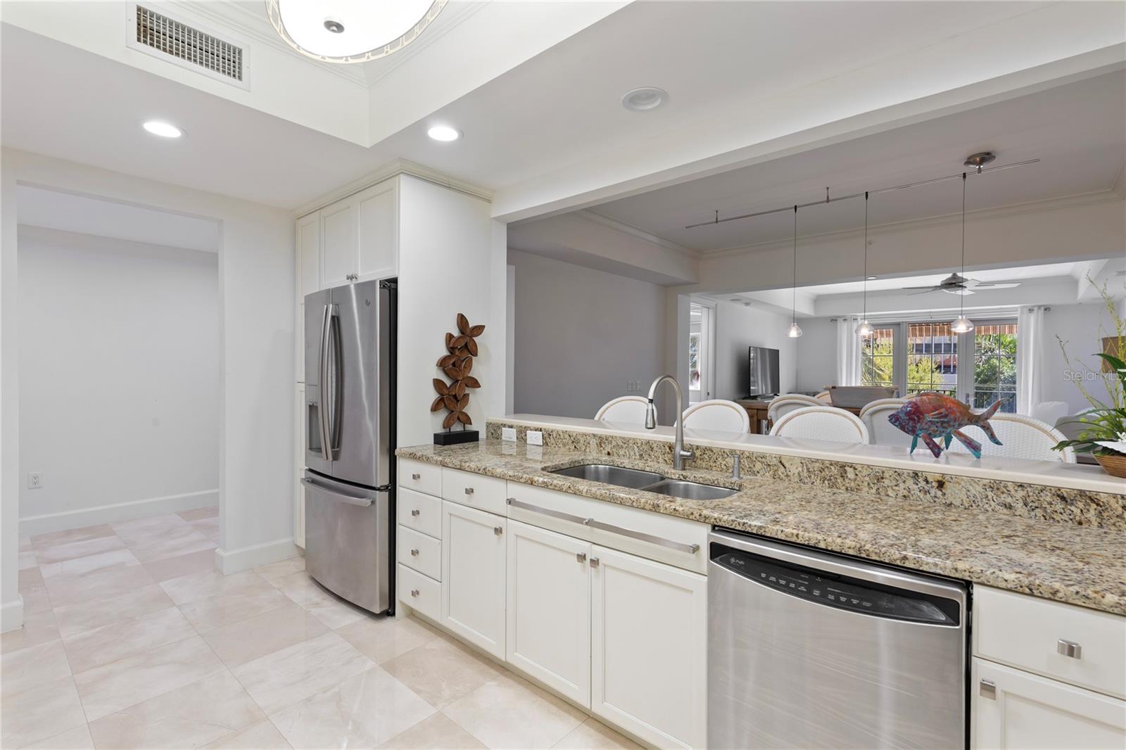 300 BEACH DR NE #302, ST PETERSBURG, FL — photo 6