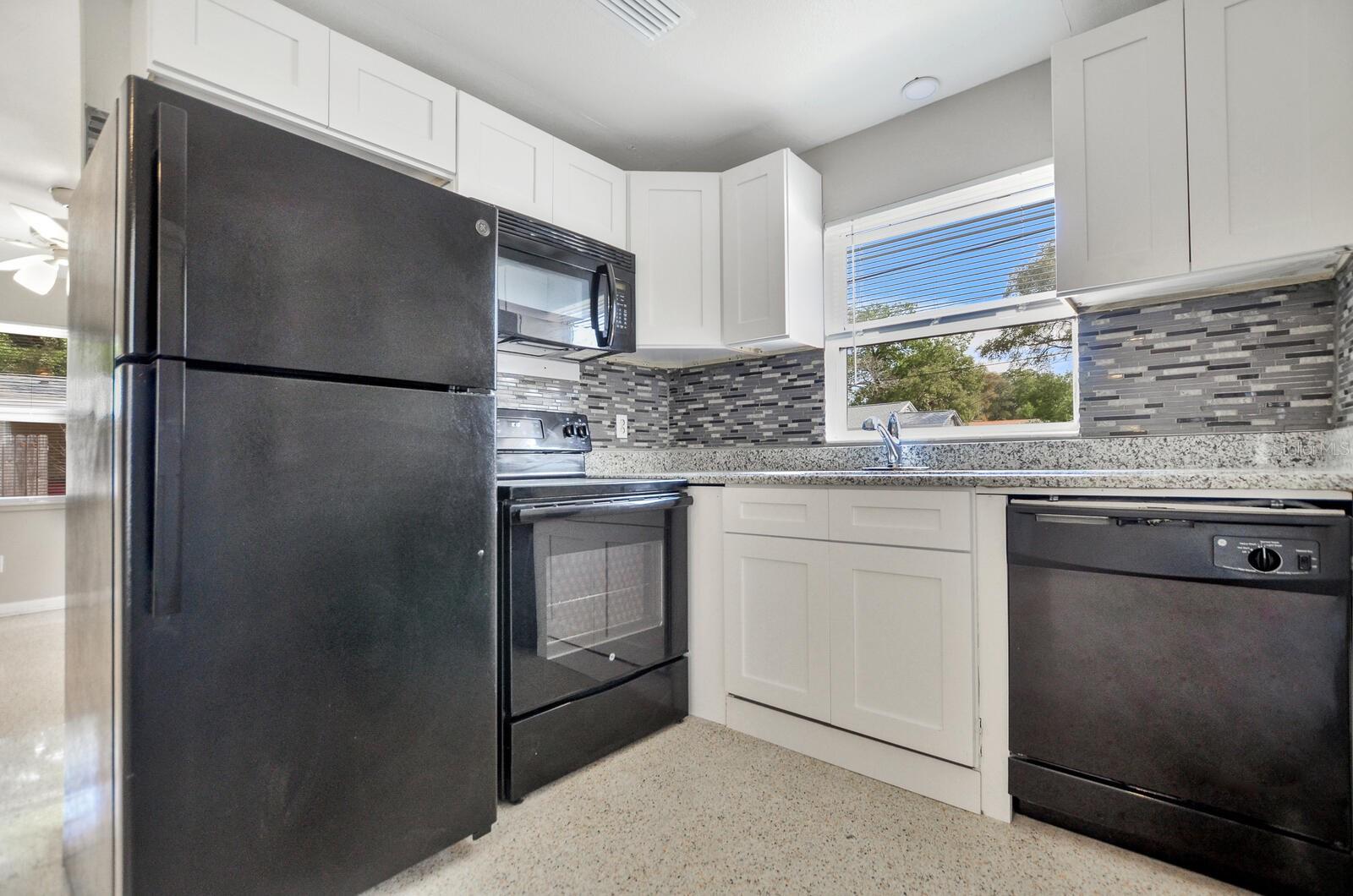 1332/1334 TIOGA AVE, CLEARWATER, FL — photo 16