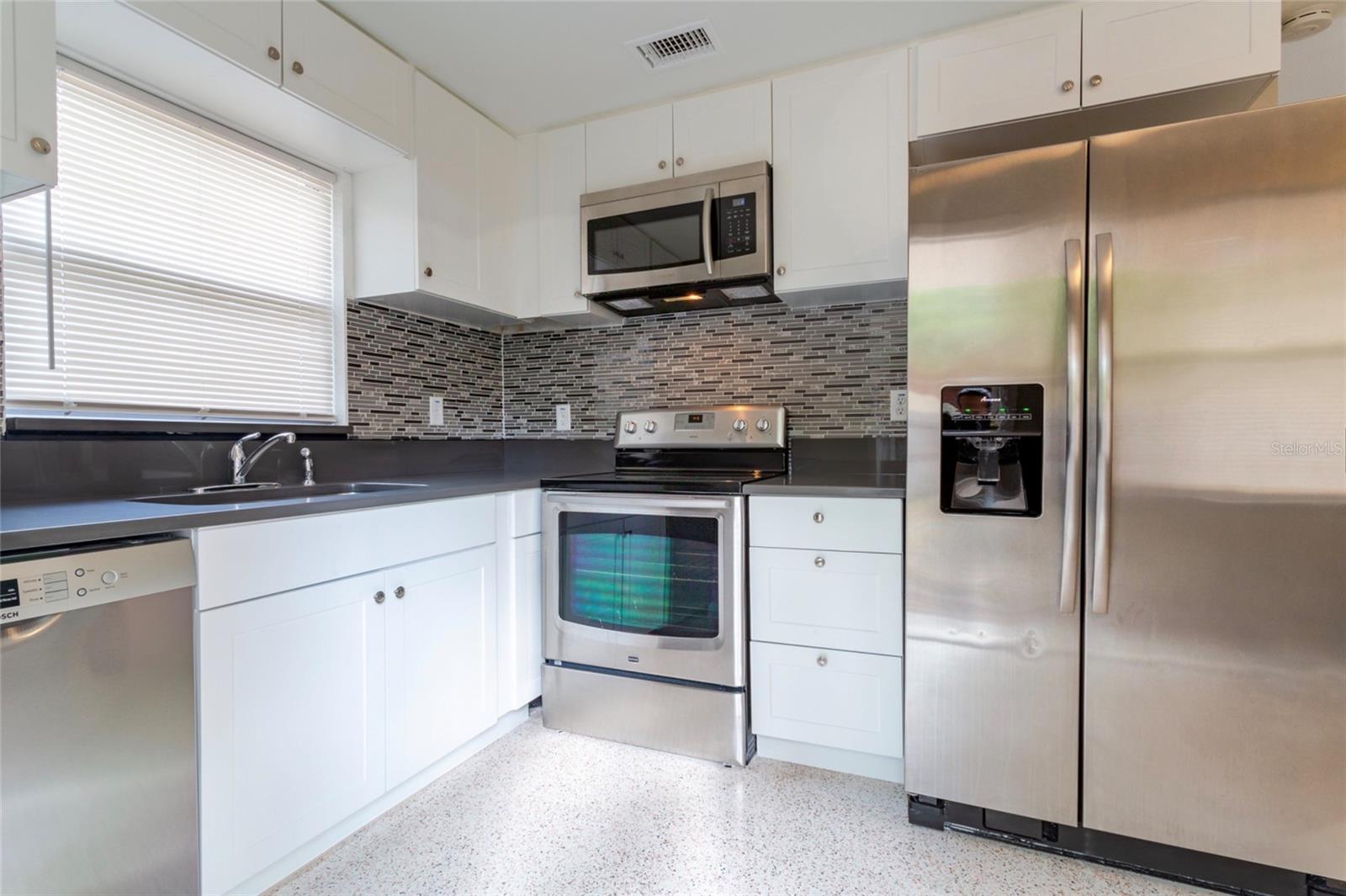 1332/1334 TIOGA AVE, CLEARWATER, FL — photo 32