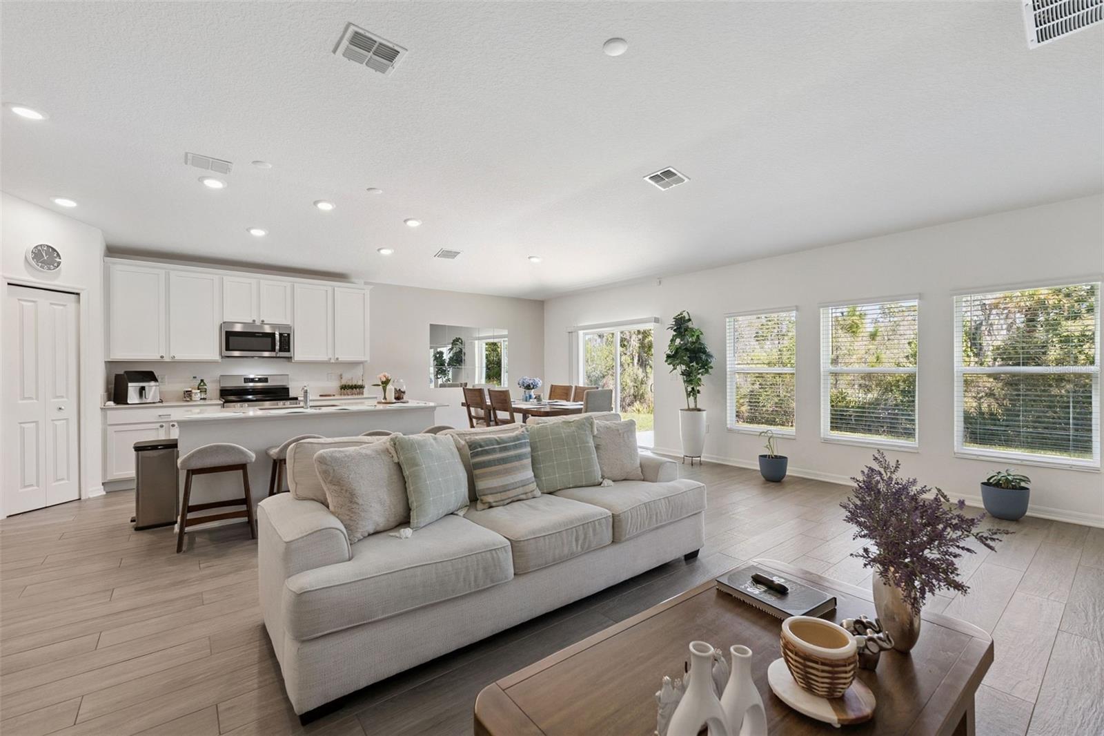 3963 WILLOWBROOK DR, EDGEWATER, FL — photo 9