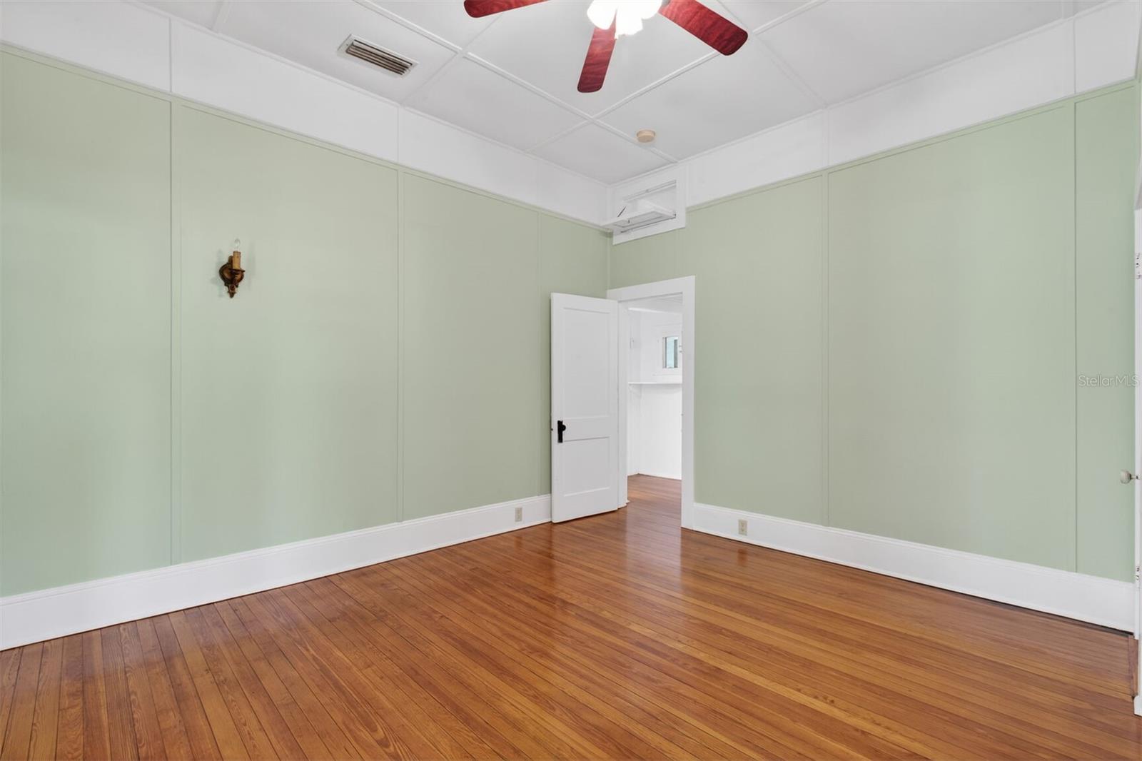 630 NE 6TH AVE, GAINESVILLE, FL — photo 15