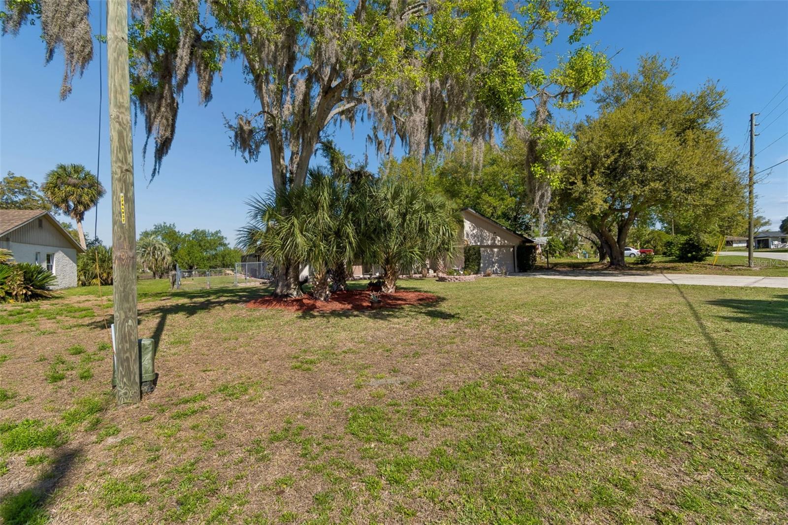 5059 BERNADETTE DR, ZEPHYRHILLS, FL — photo 3