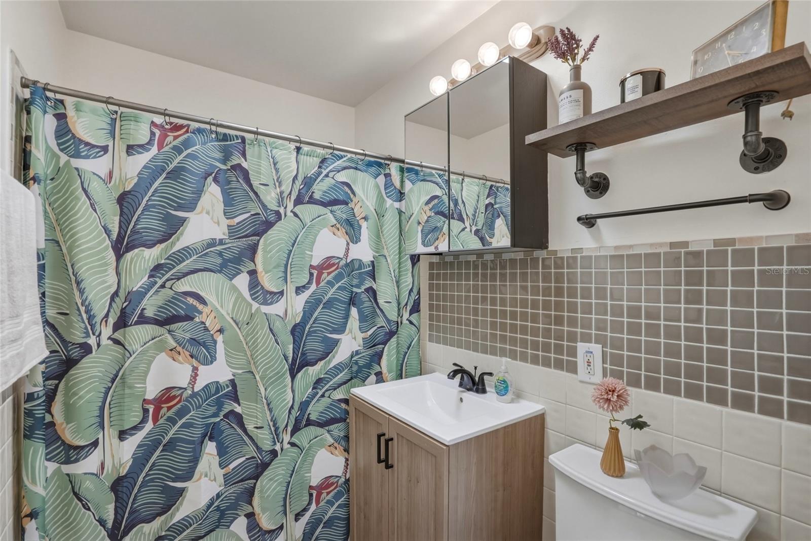 220 45TH AVE S, ST PETERSBURG, FL — photo 16