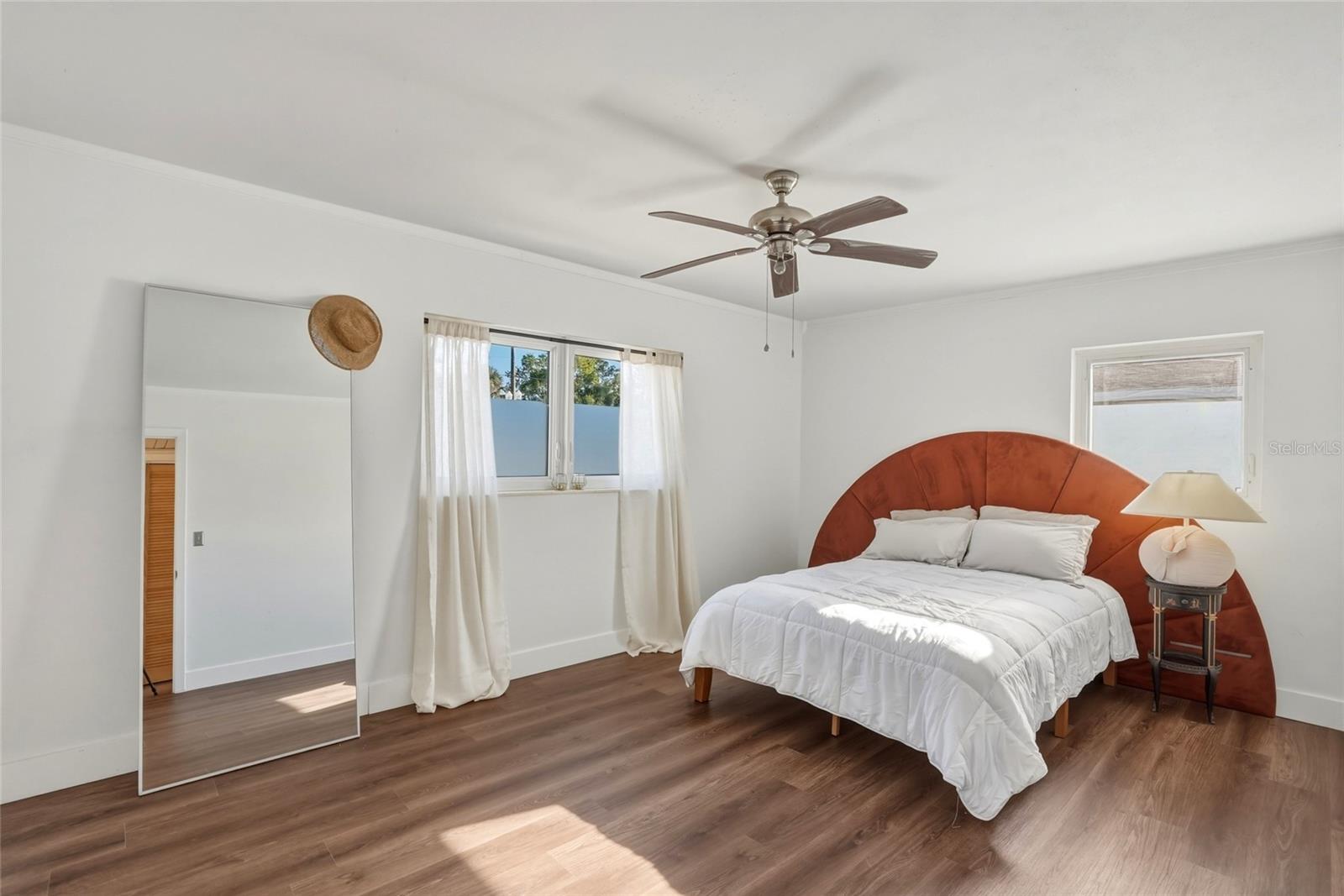 220 45TH AVE S, ST PETERSBURG, FL — photo 4