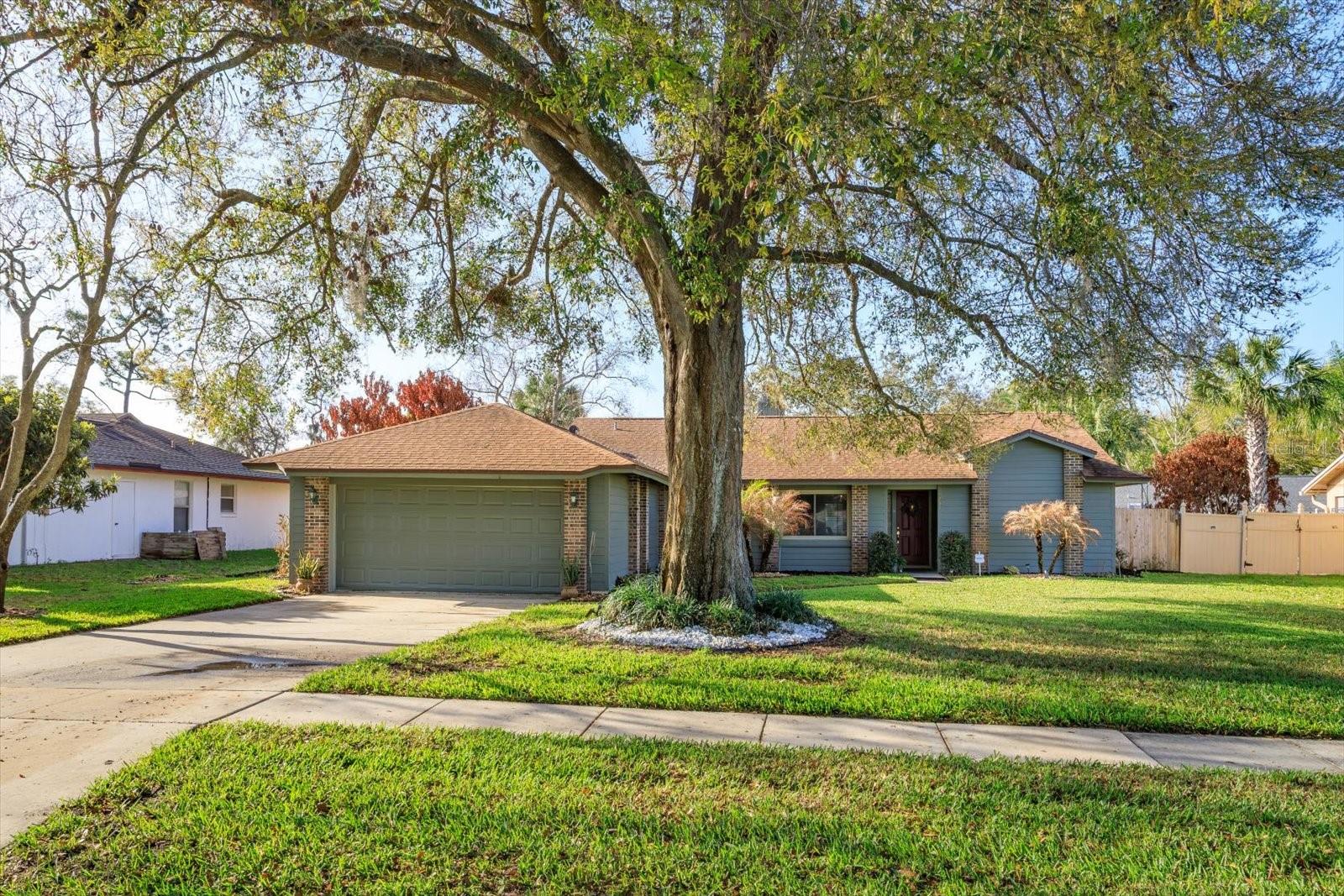 9237 SABAL PALM CIR, WINDERMERE, FL
