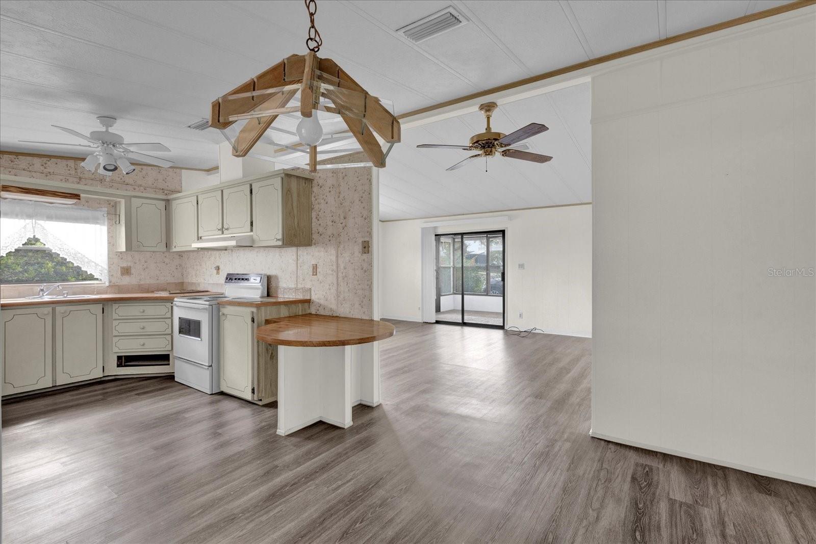 415 S TIMBER TRL, WILDWOOD, FL — photo 10