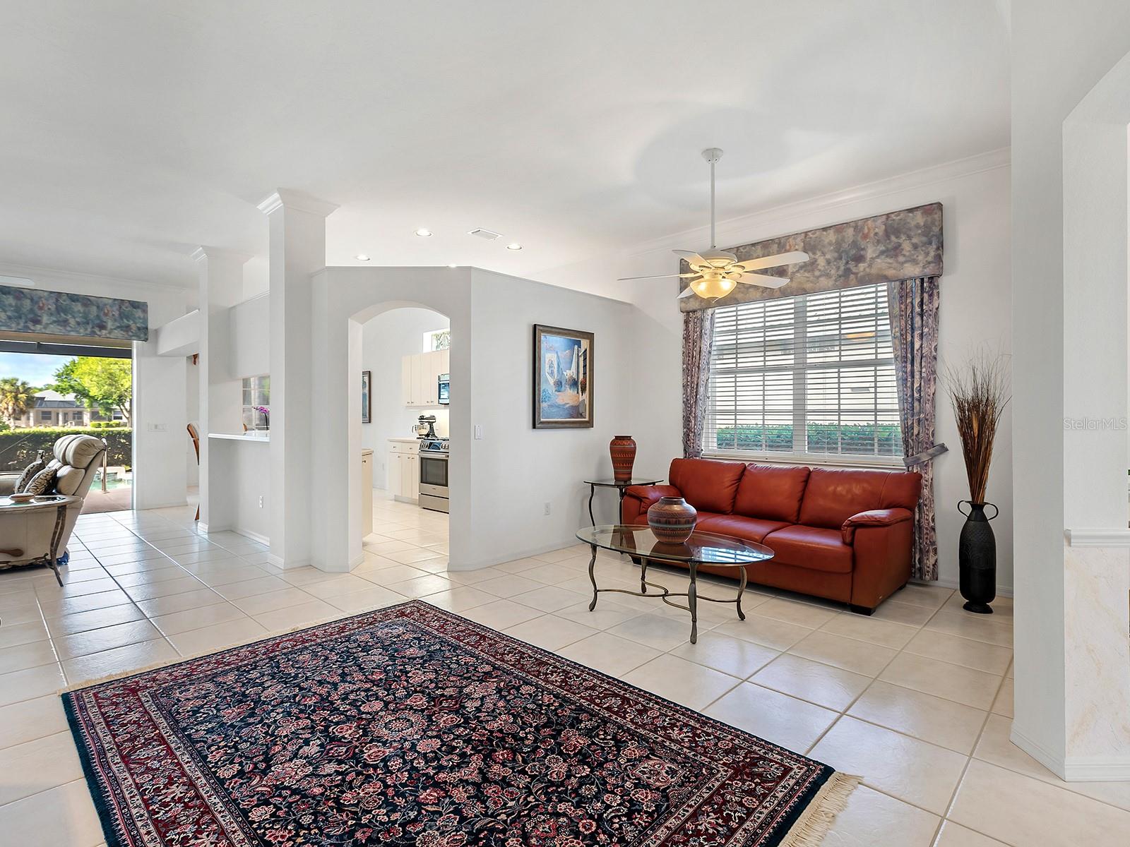 10106 GLENMORE AVE, BRADENTON, FL — photo 8