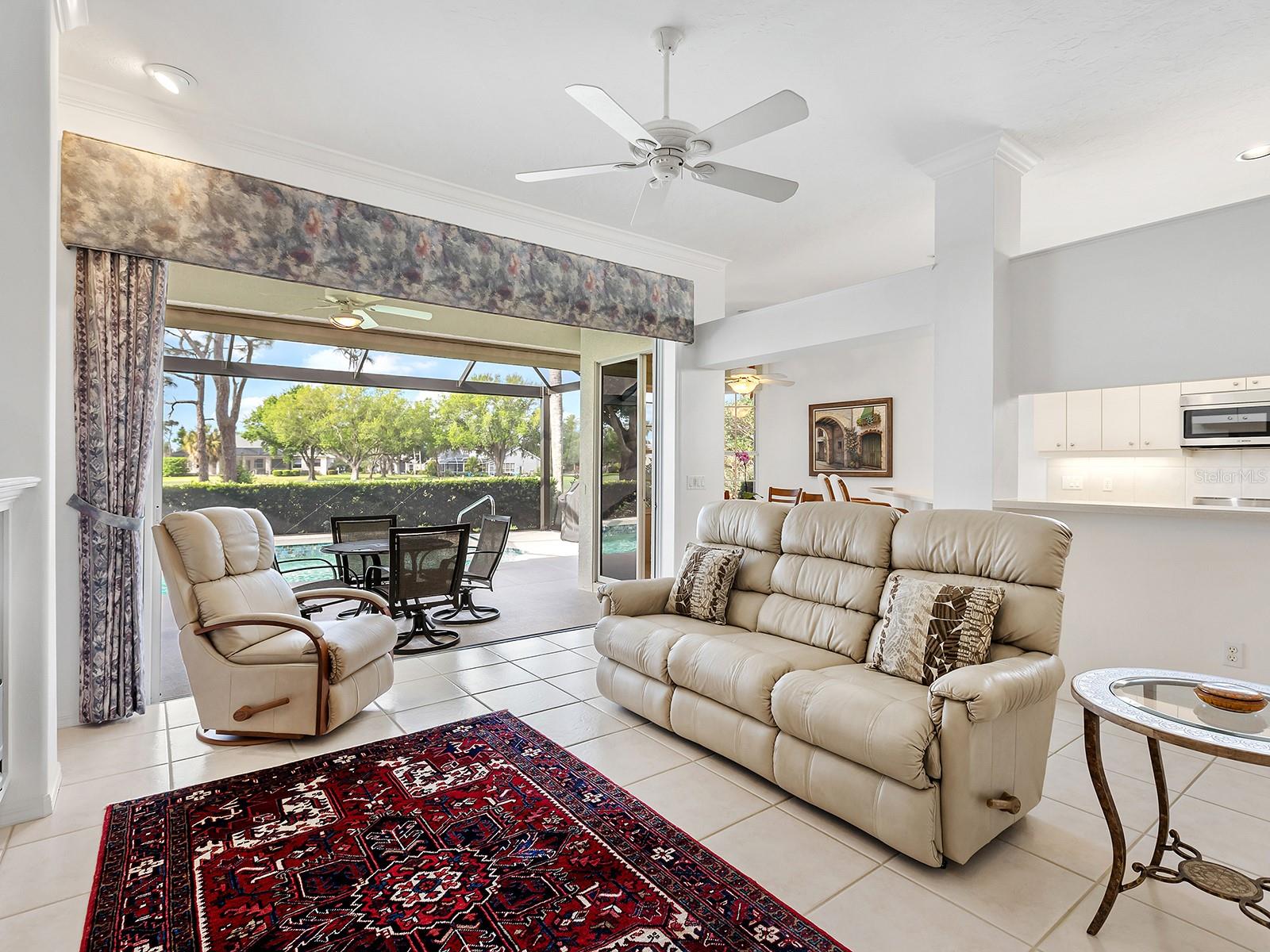 10106 GLENMORE AVE, BRADENTON, FL — photo 12
