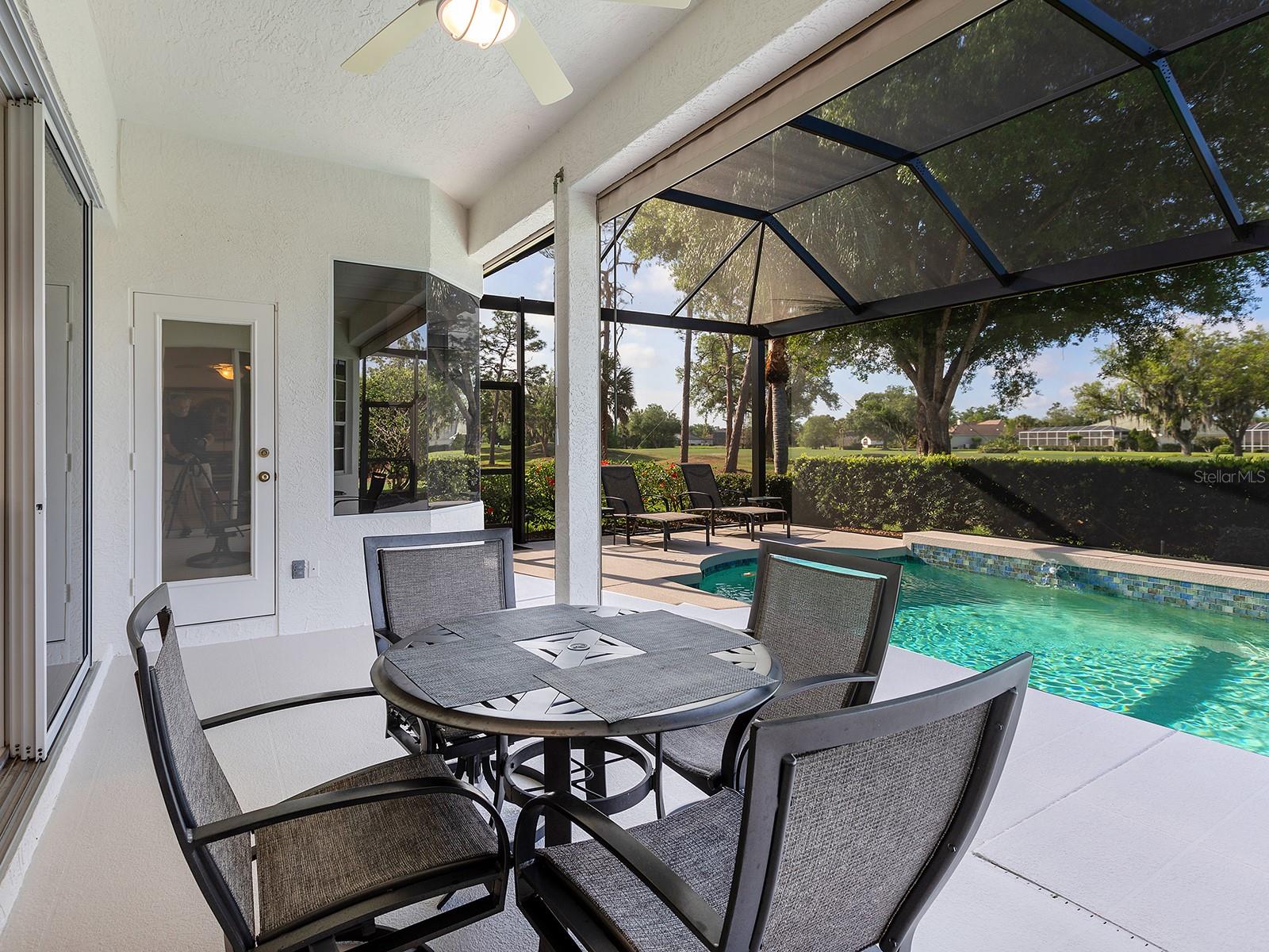 10106 GLENMORE AVE, BRADENTON, FL — photo 13