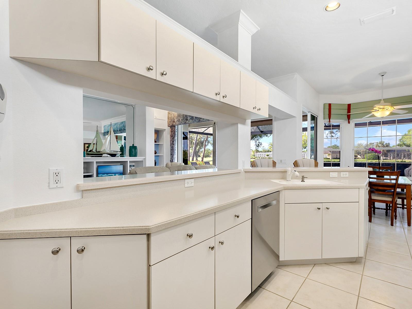10106 GLENMORE AVE, BRADENTON, FL — photo 18