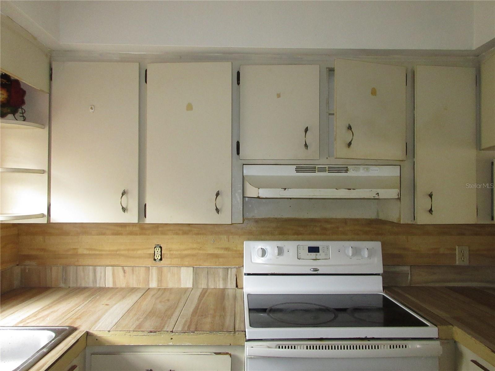 1050 CAPTIVA PT, LAKELAND, FL — photo 13