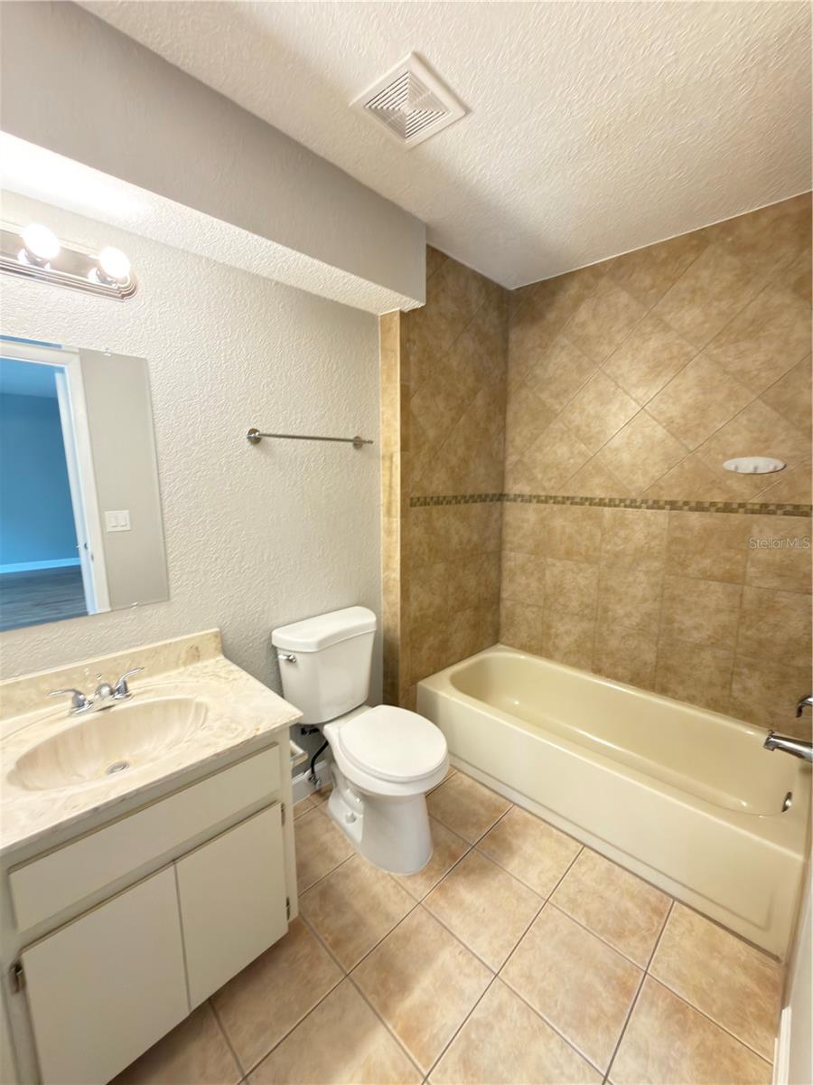 8443 N GRADY AVE, TAMPA, FL — photo 27