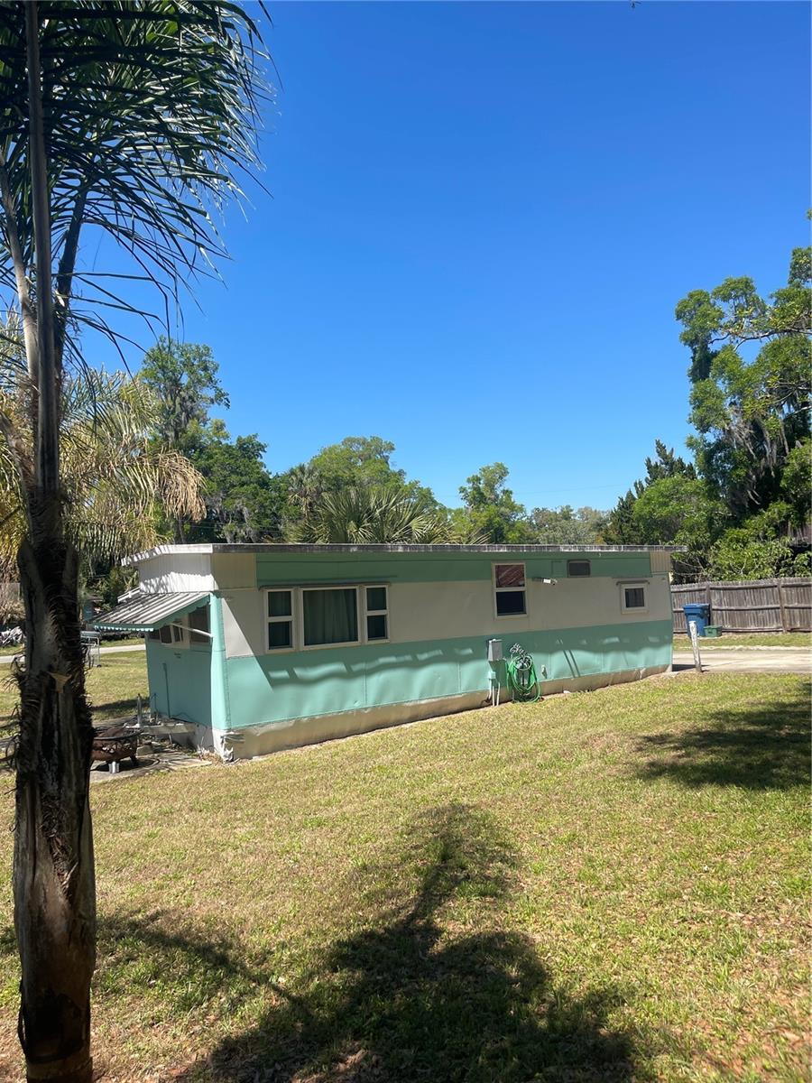 5075 CENTRAL AVE, DE LEON SPRINGS, FL — photo 9