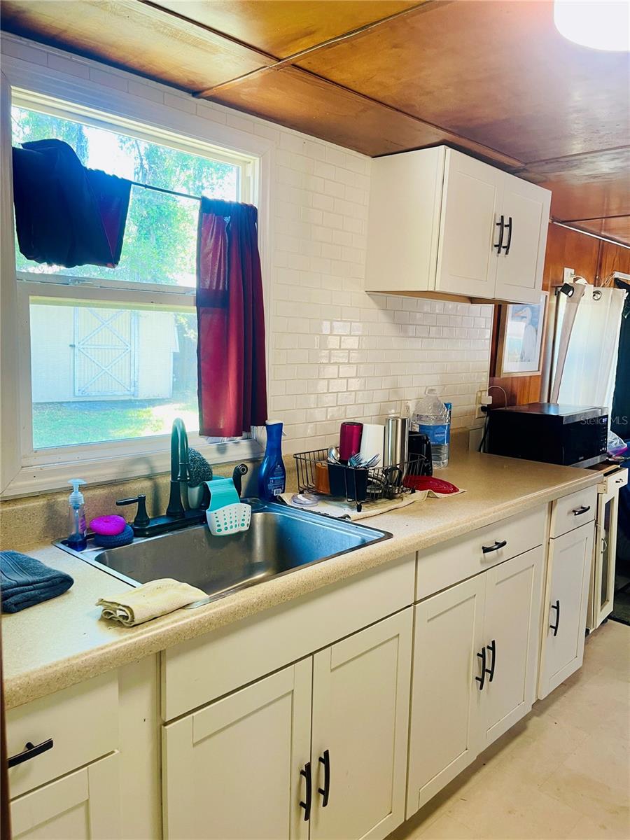 5075 CENTRAL AVE, DE LEON SPRINGS, FL — photo 16