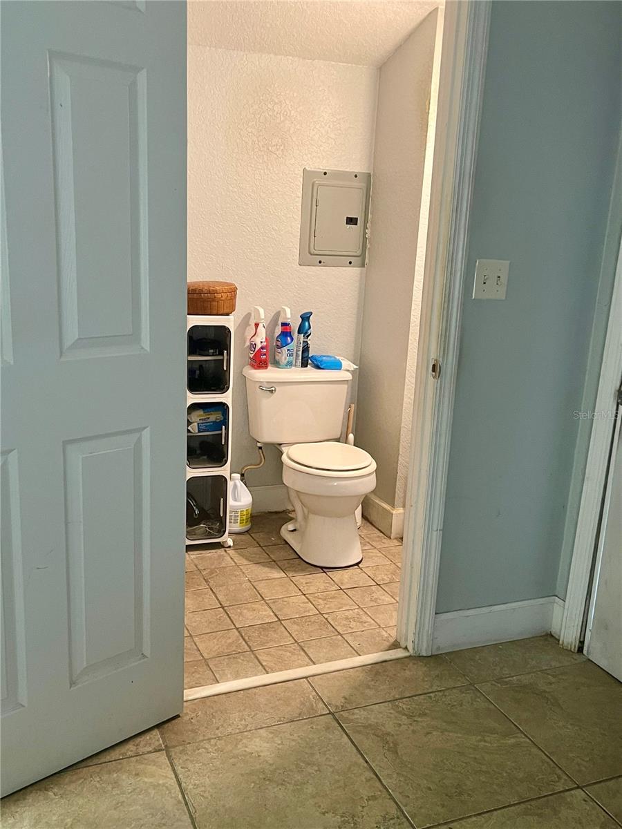 5075 CENTRAL AVE, DE LEON SPRINGS, FL — photo 42
