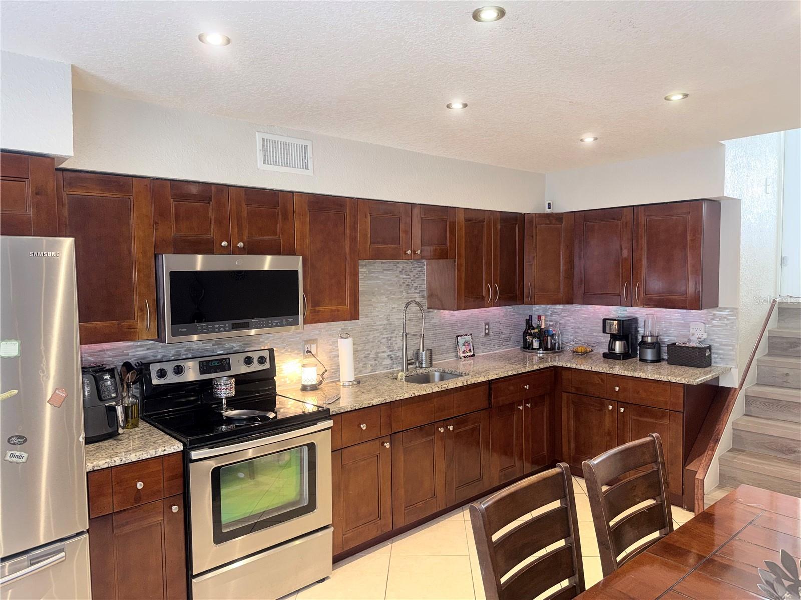 7321 JACKSON SPRINGS RD, TAMPA, FL — photo 8