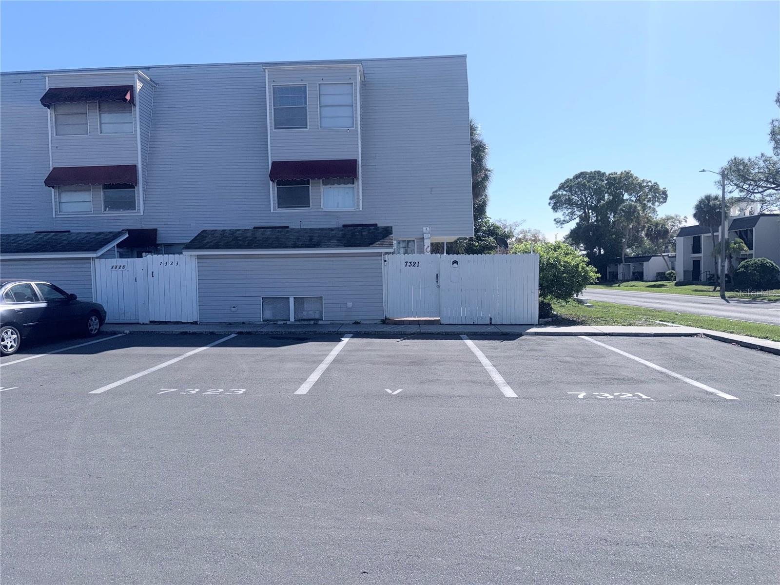 7321 JACKSON SPRINGS RD, TAMPA, FL — photo 28