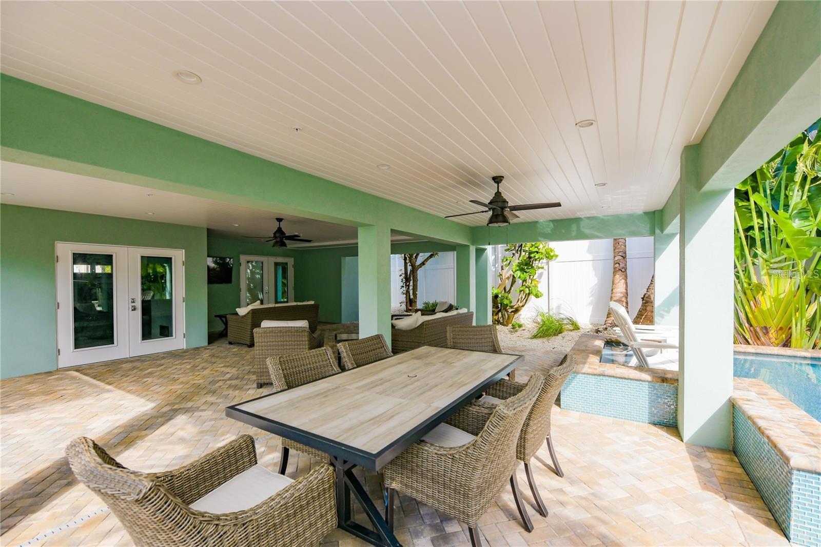 336 AVENIDA DE MAYO, SARASOTA, FL — photo 44