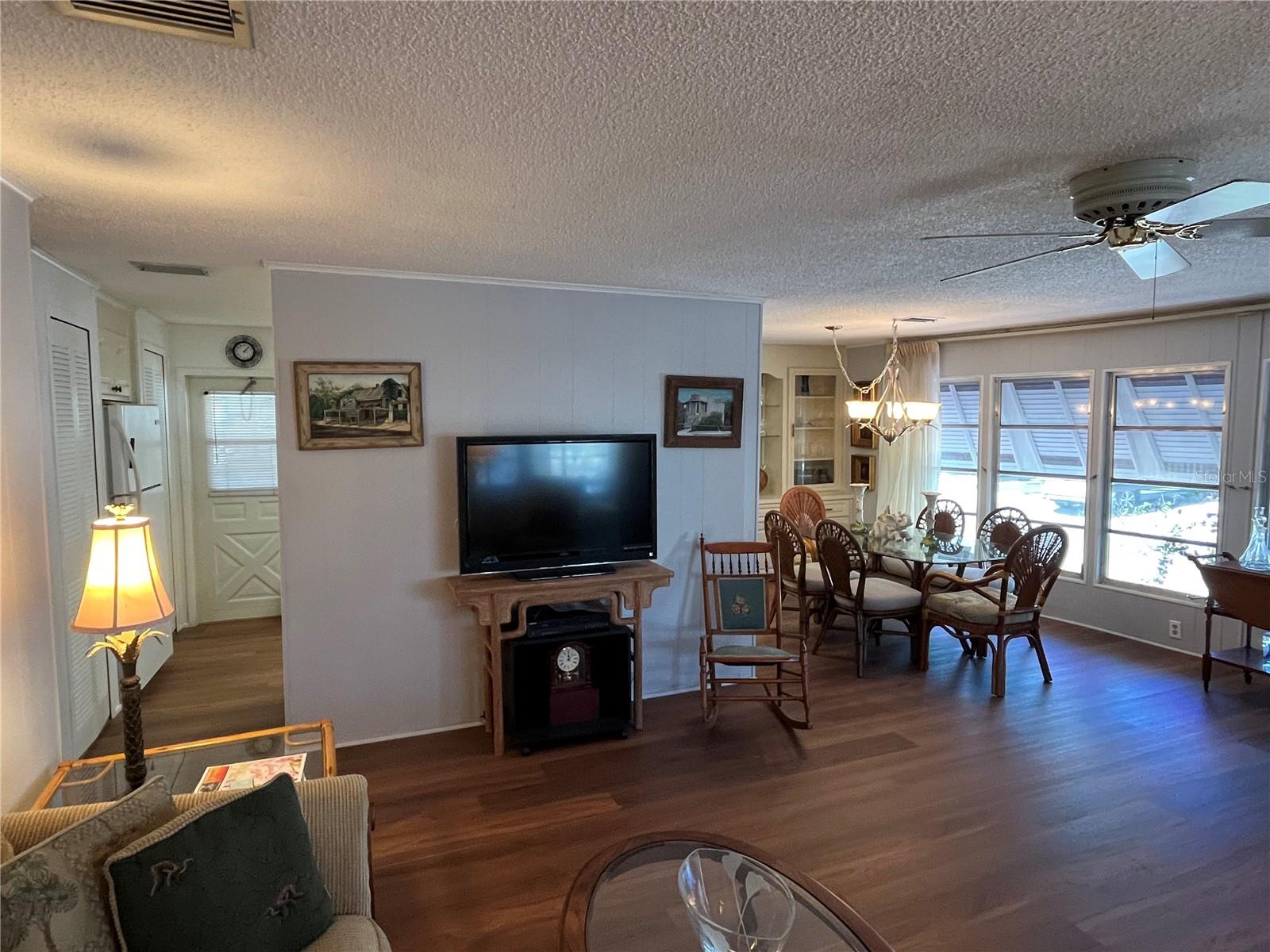 803 JOLANDA CIR, VENICE, FL — photo 9