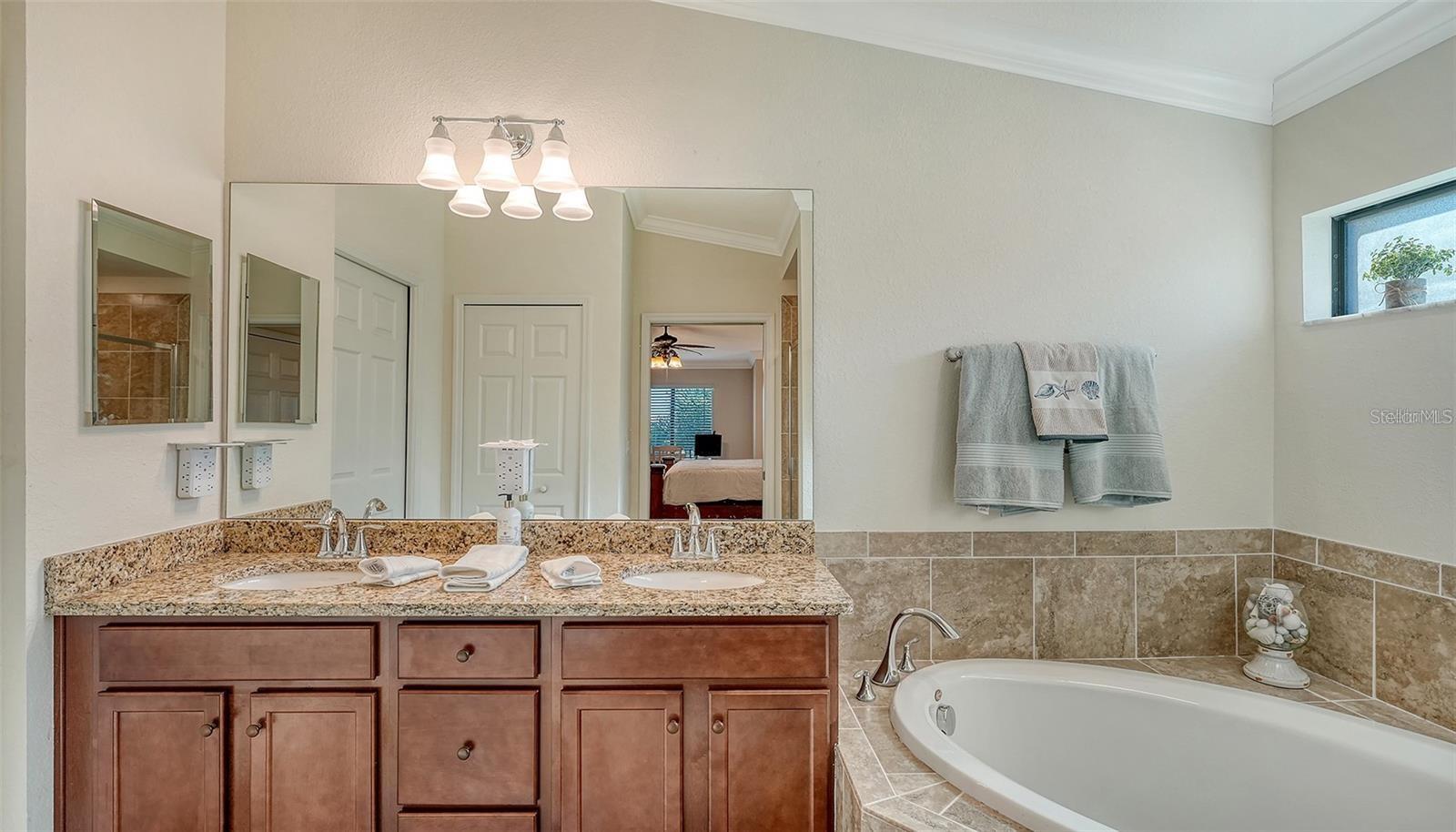 5537 PALMER CIR #201, BRADENTON, FL — photo 29