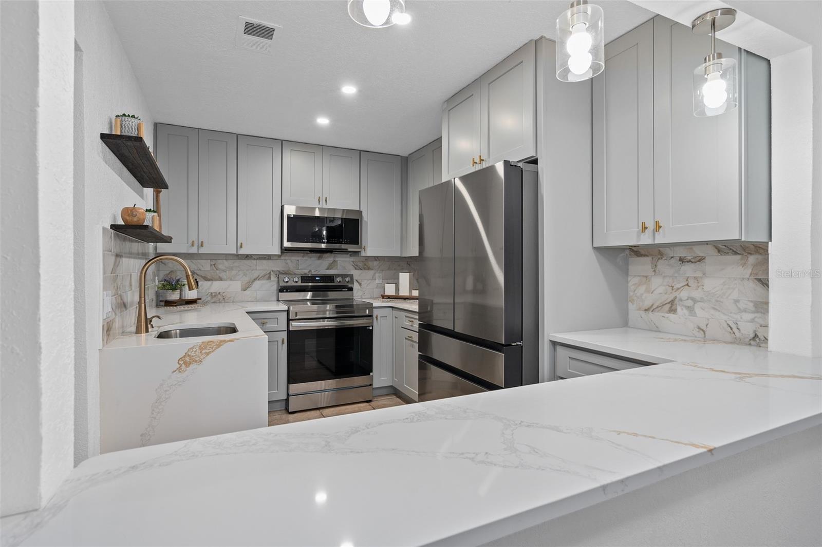 4190 VERSAILLES DR #4190D, ORLANDO, FL — photo 11