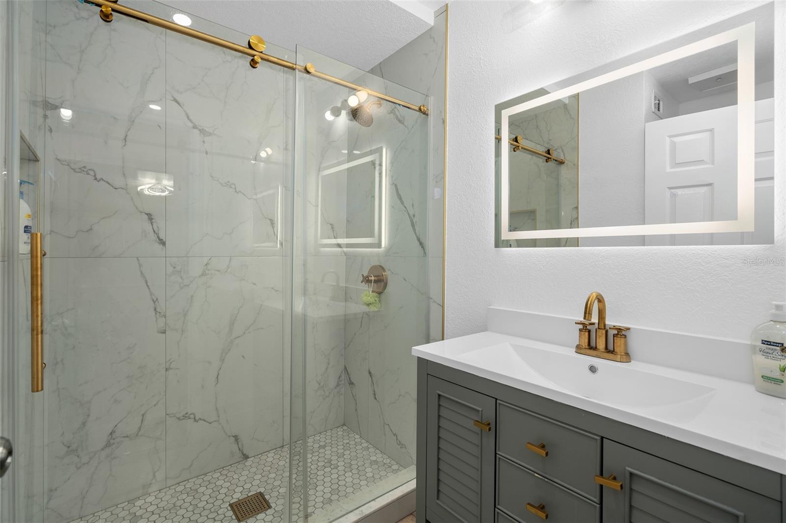4190 VERSAILLES DR #4190D, ORLANDO, FL — photo 19
